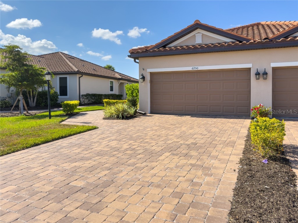6250 Plateau Court Bradenton FL 34203 A4673488 image1