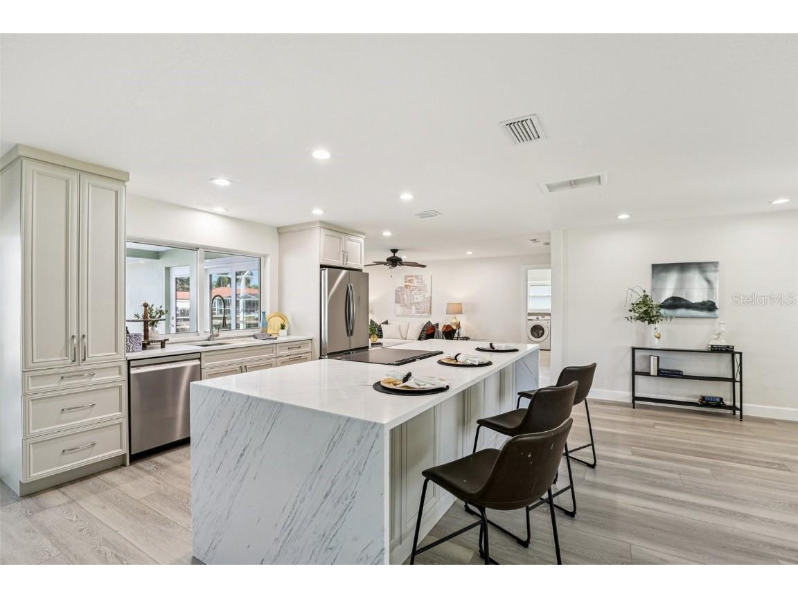 6251 18th Street NE Saint Petersburg FL 33702 - TAMPA BAY TB8445392 image11