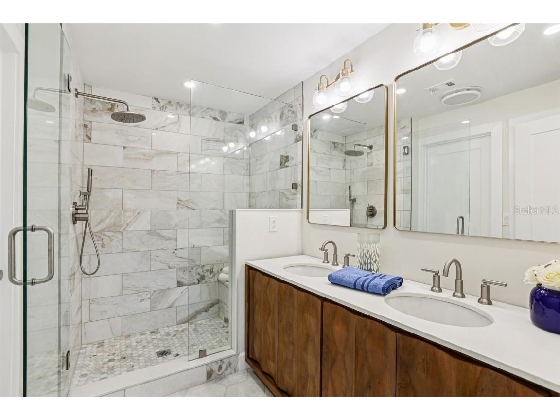 6251 18th Street NE Saint Petersburg FL 33702 - TAMPA BAY TB8445392 image18