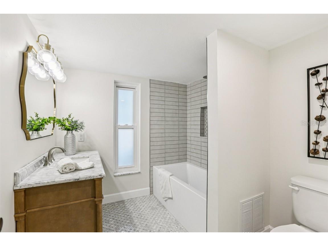 6251 18th Street NE Saint Petersburg FL 33702 - TAMPA BAY TB8445392 image25