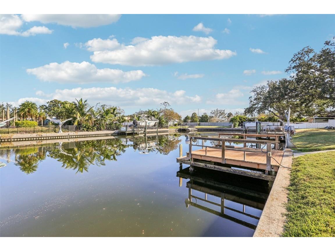 6251 18th Street NE Saint Petersburg FL 33702 - TAMPA BAY TB8445392 image38