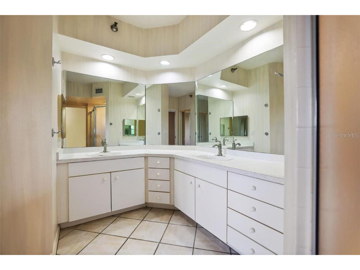 6251 Shoreline Drive #2101 Saint Petersburg FL 33708 - LONG BAYOU TB8435675 image20