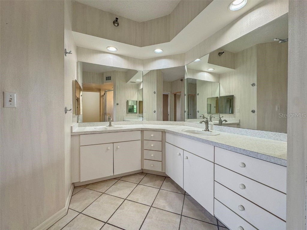 6251 Shoreline Drive #2101 Saint Petersburg FL 33708 - LONG BAYOU TB8435675 image21