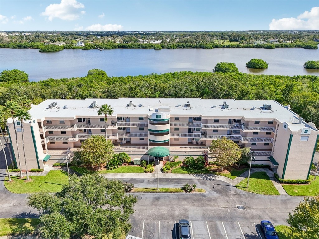 6251 Shoreline Drive #2205 Saint Petersburg FL 33708 TB8442710 image1