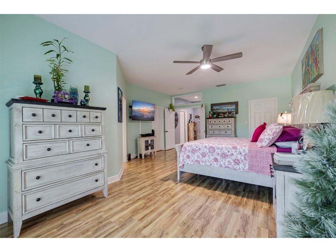 6251 Vista Verde Drive W Saint Petersburg FL 33707 TB8453160 image18