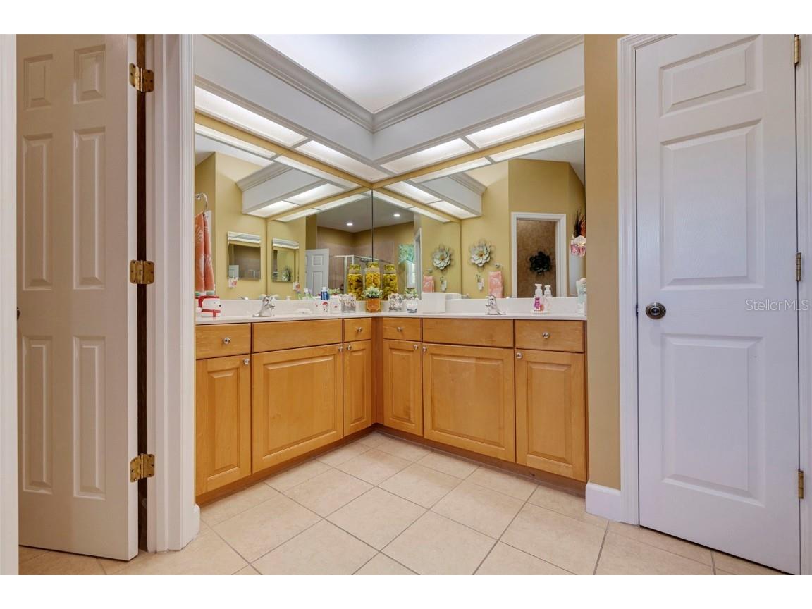 6251 Vista Verde Drive W Saint Petersburg FL 33707 TB8453160 image19