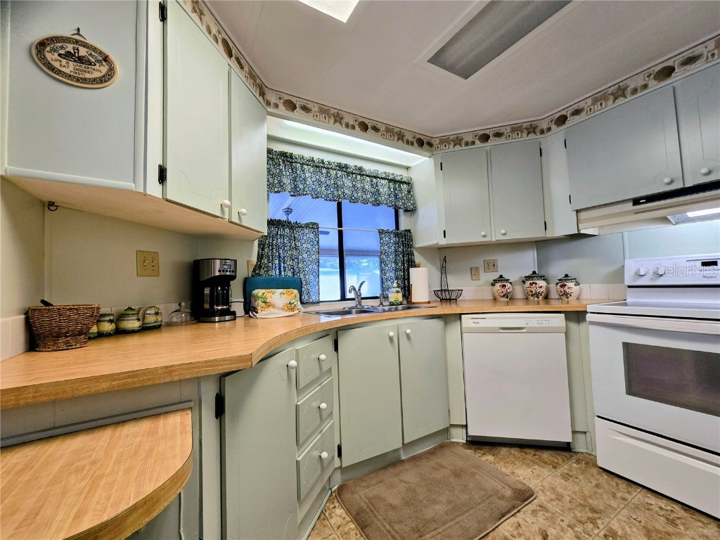 6252 Friendship Lane Zephyrhills FL 33542 TB8434889 image11