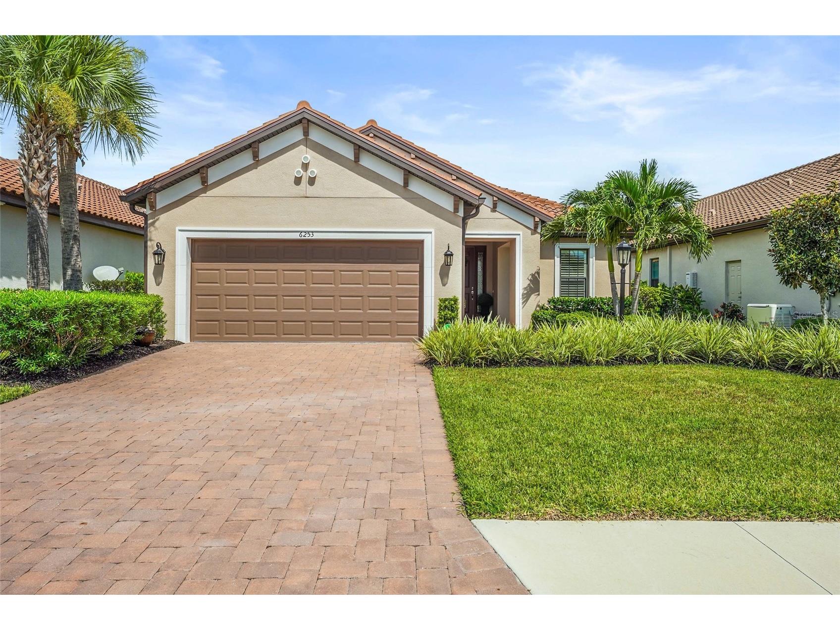 6253 Mesa Glen Bradenton FL 34203 A4661049 image1