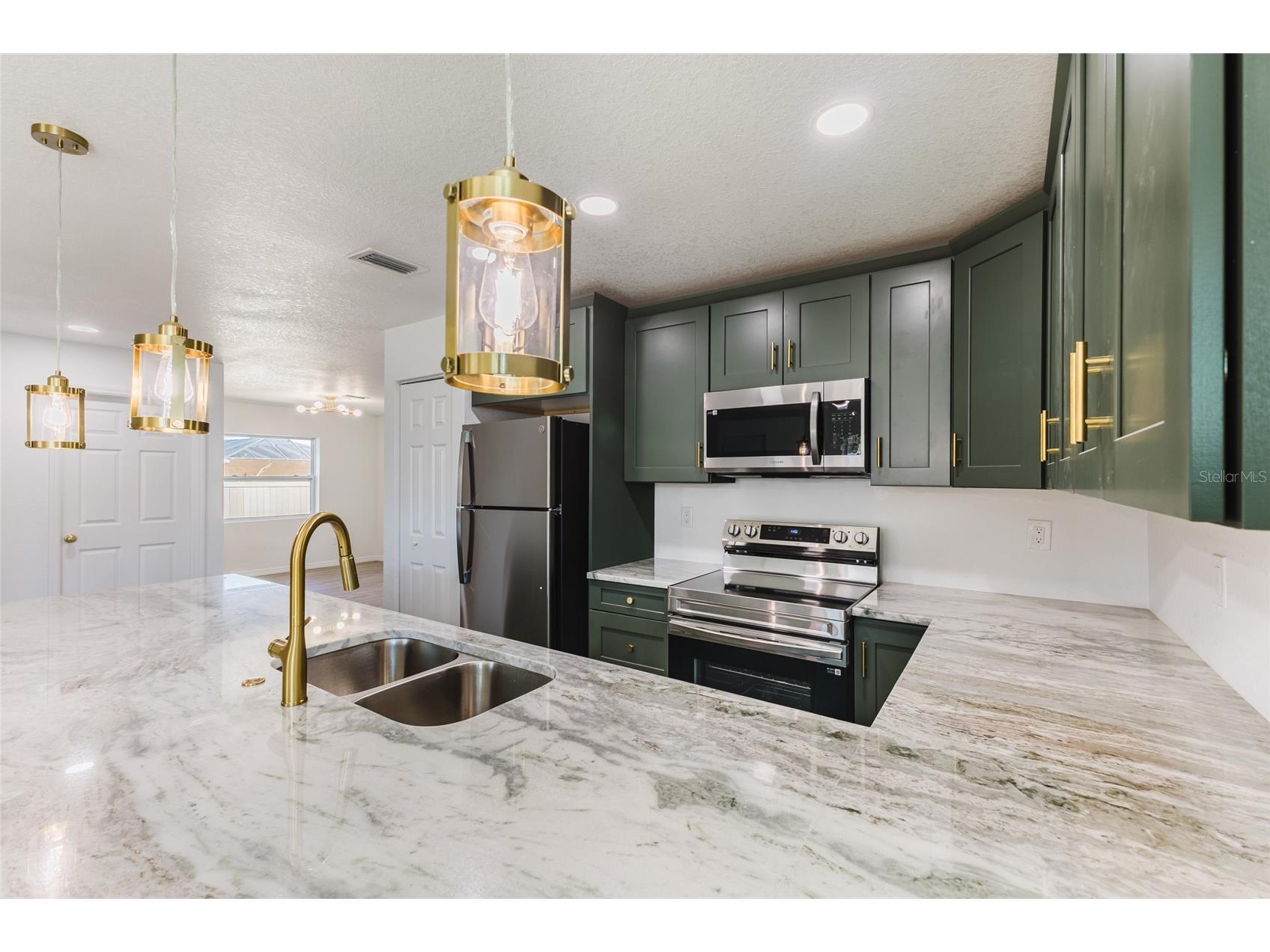 6254 Spinnaker Boulevard Englewood FL 34224 A4684449 image2