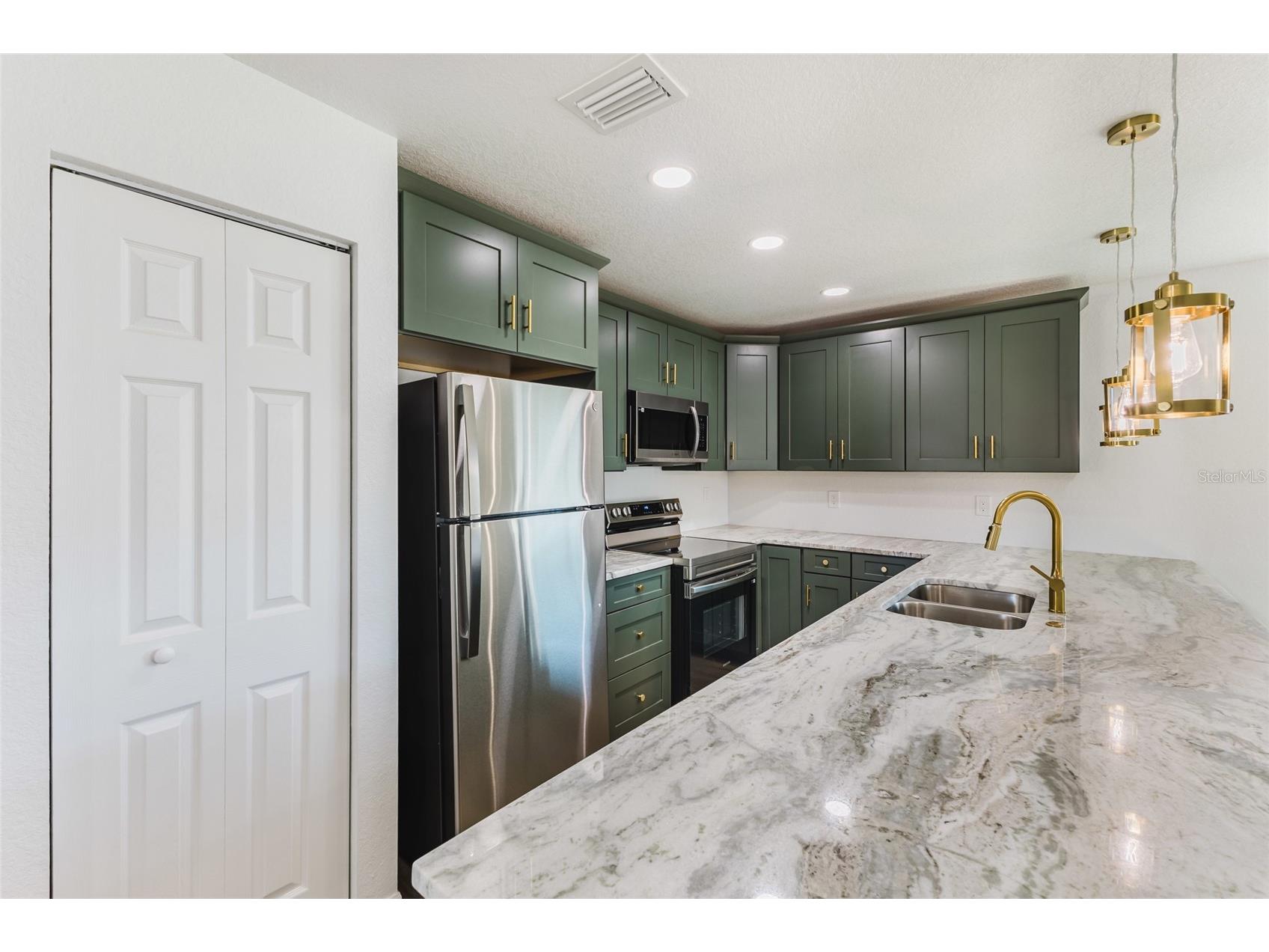 6254 Spinnaker Boulevard Englewood FL 34224 A4684449 image8