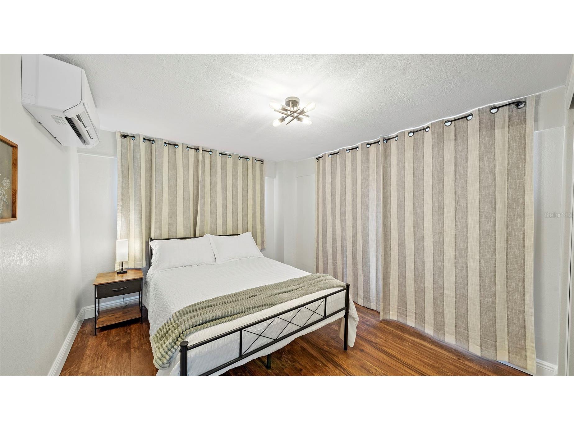 626 37th Avenue S Saint Petersburg FL 33705 TB8481678 image42
