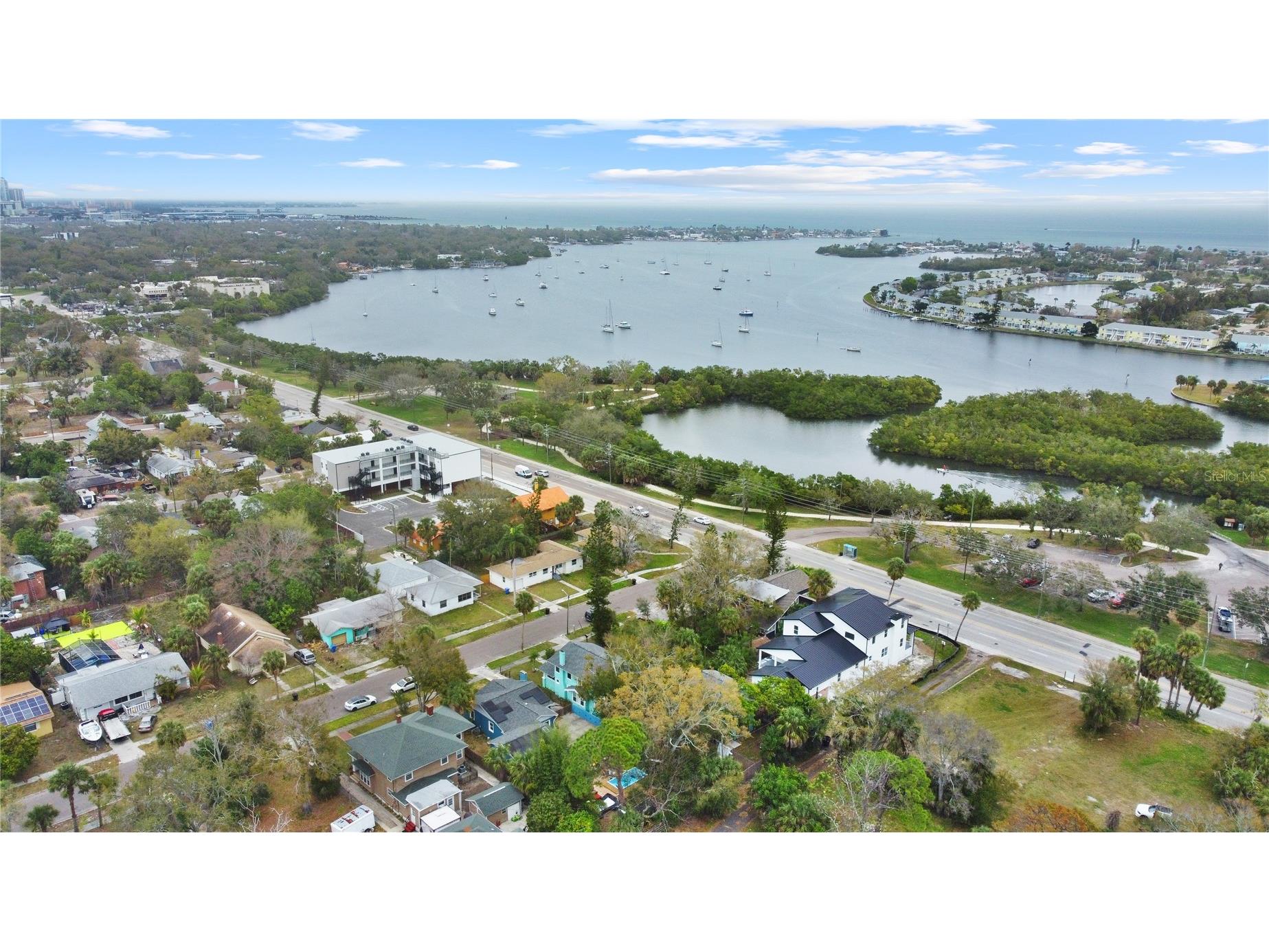 626 37th Avenue S Saint Petersburg FL 33705 TB8481678 image47