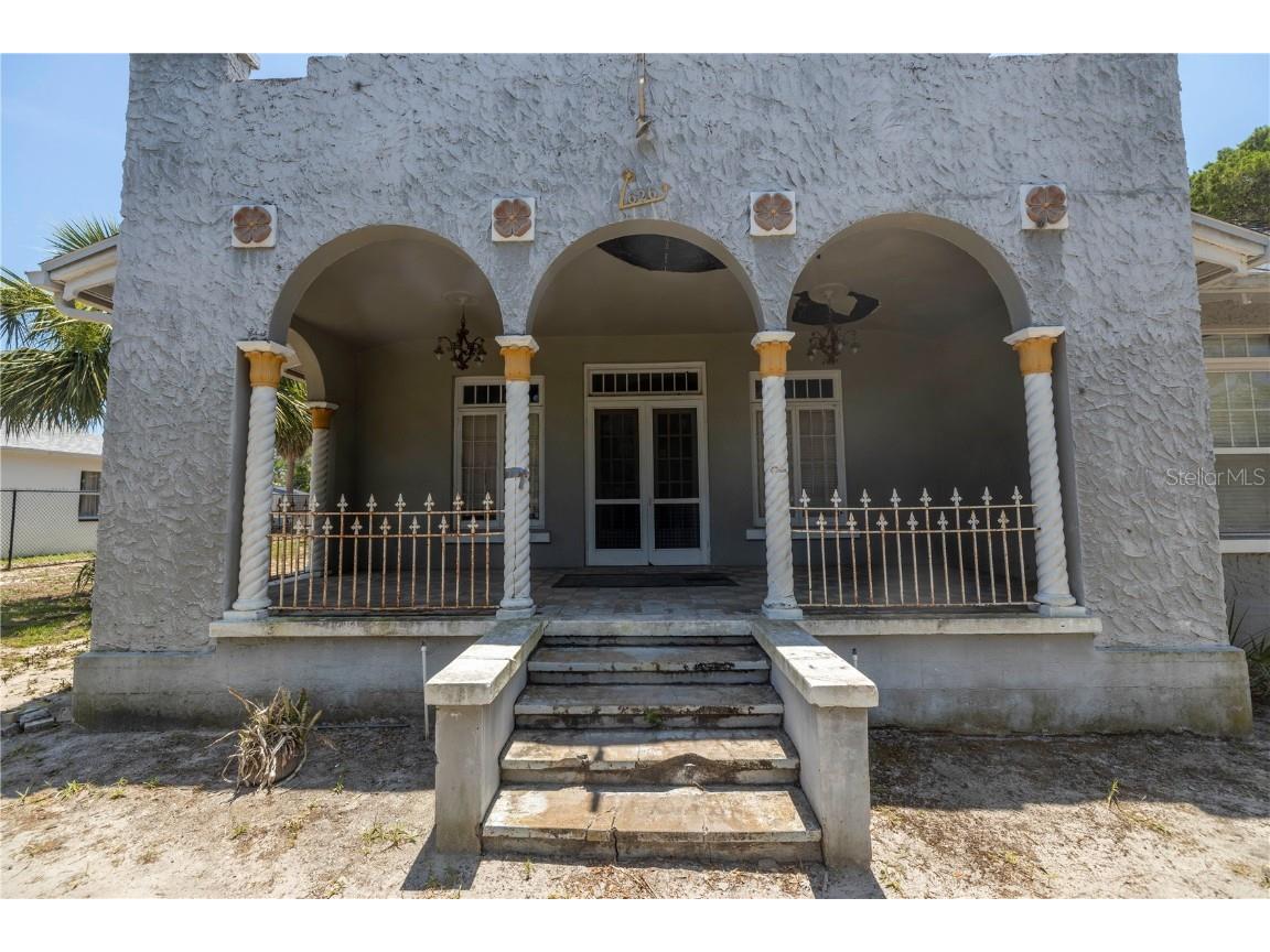 626 45th Avenue S Saint Petersburg FL 33705 U8201439 image1