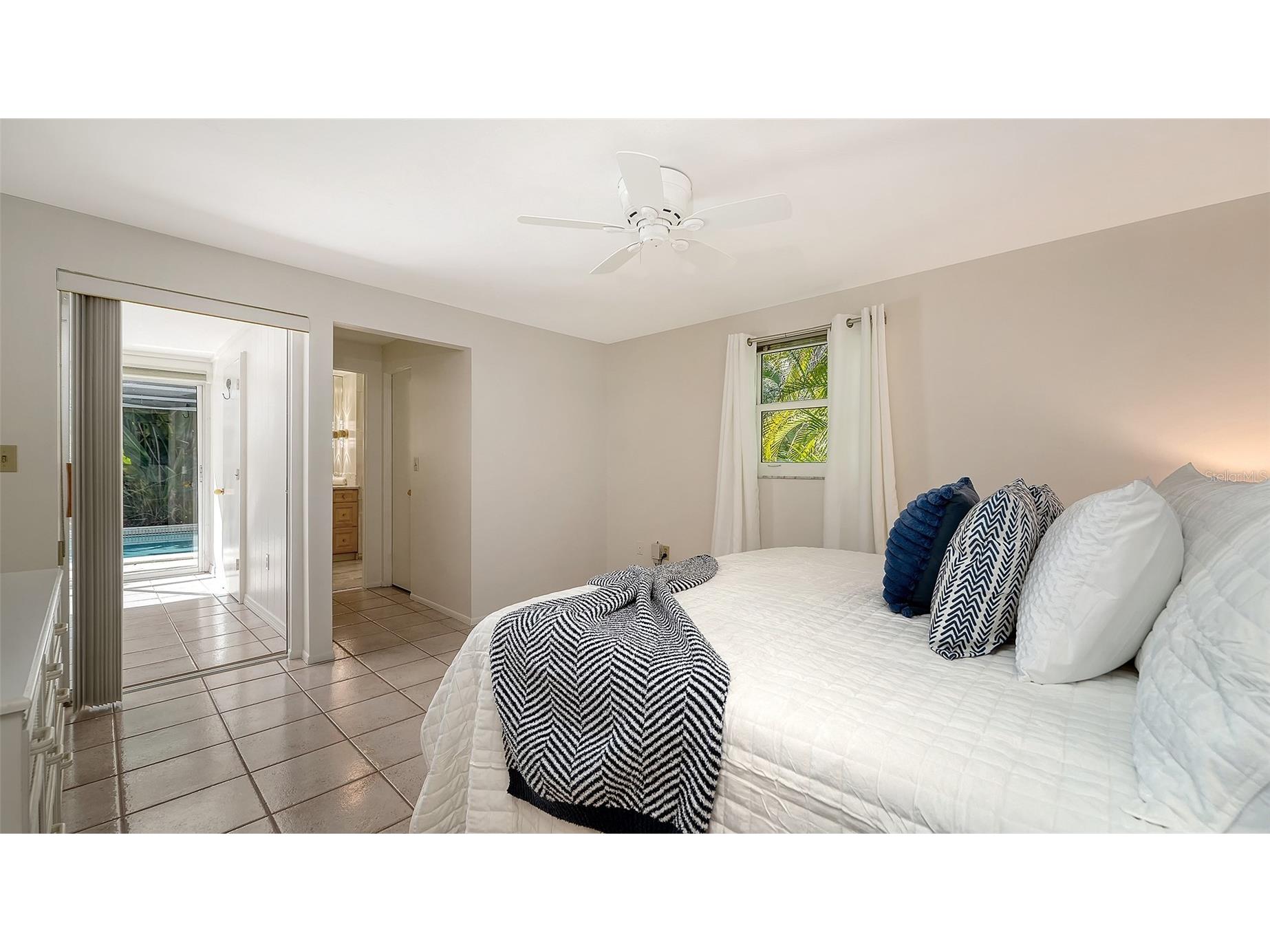 626 46th Street Sarasota FL 34234 A4680880 image22