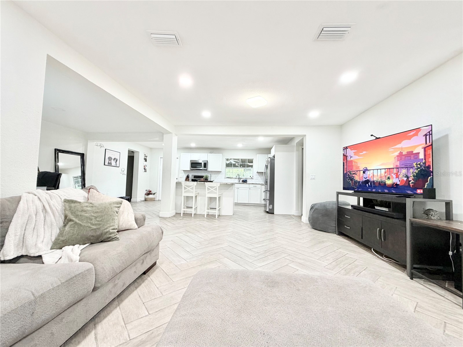 626 74th Street N Saint Petersburg FL 33710 TB8505383 image4