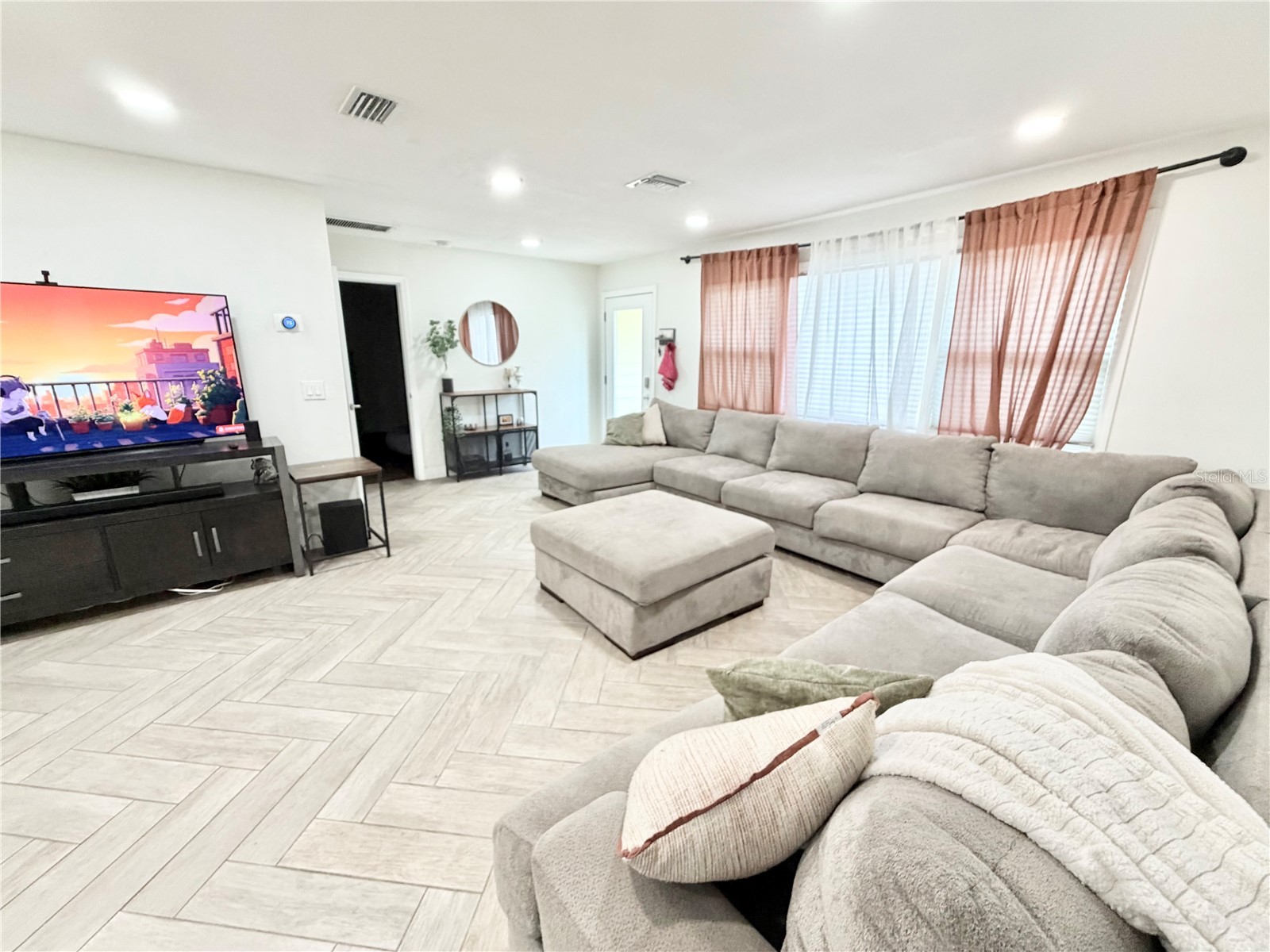 626 74th Street N Saint Petersburg FL 33710 TB8505383 image6