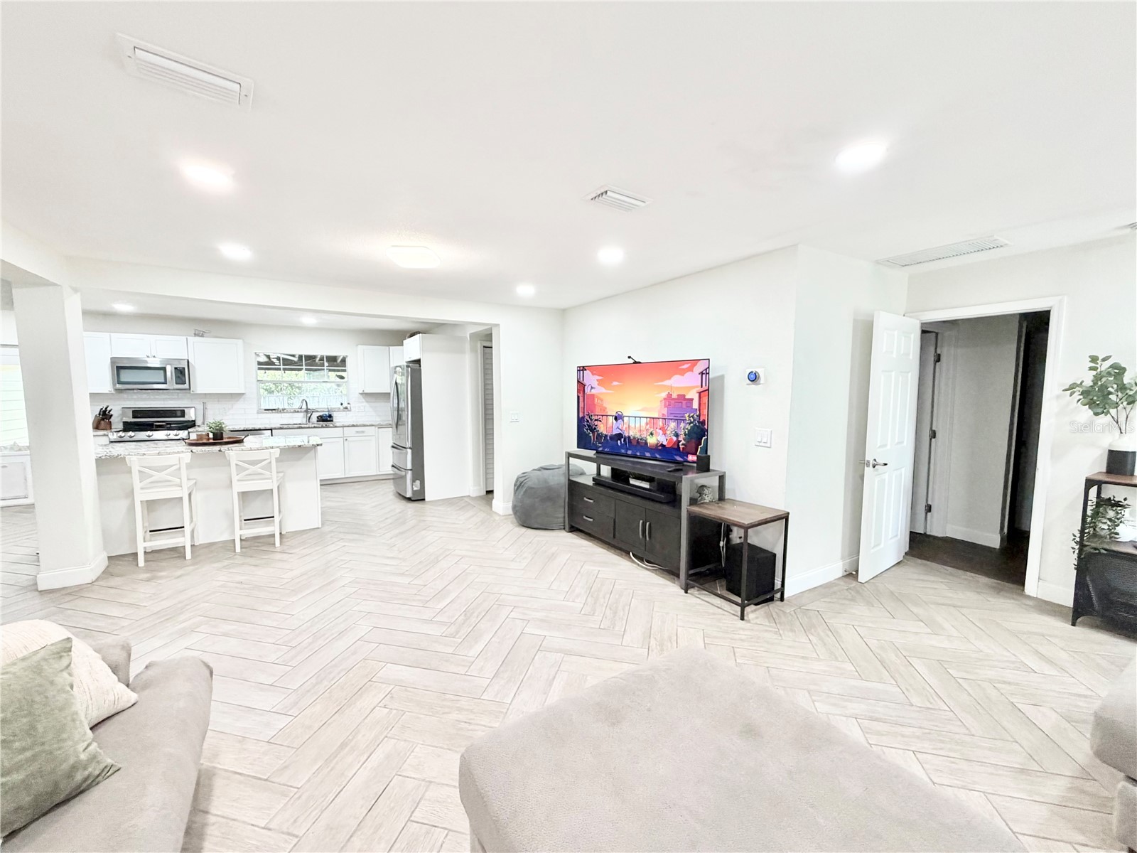 626 74th Street N Saint Petersburg FL 33710 TB8505383 image8