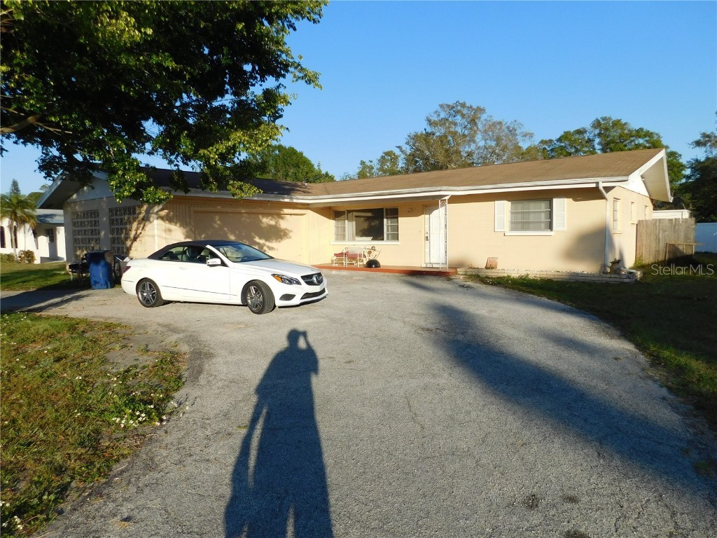 626 Chevy Chase Drive Sarasota FL 34243 A4562390 image1