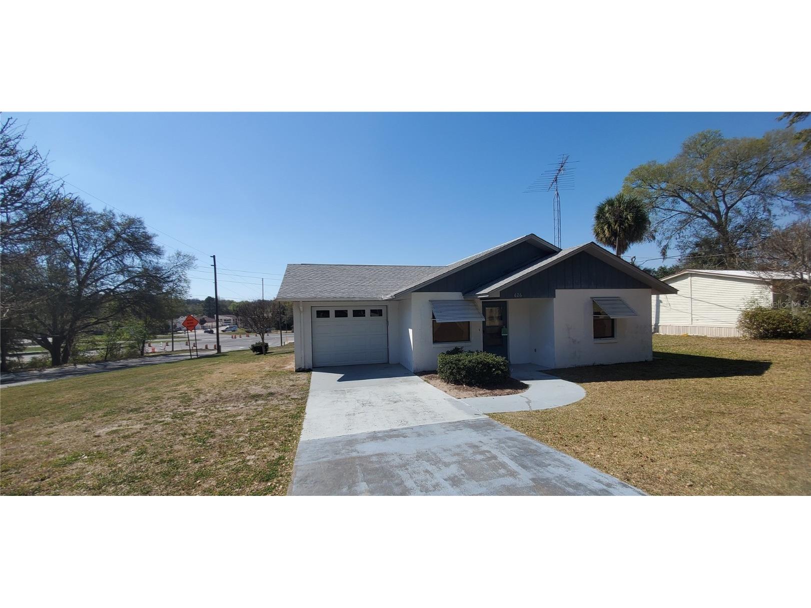 626 First Avenue Lady Lake FL 32159 OM635279 image1