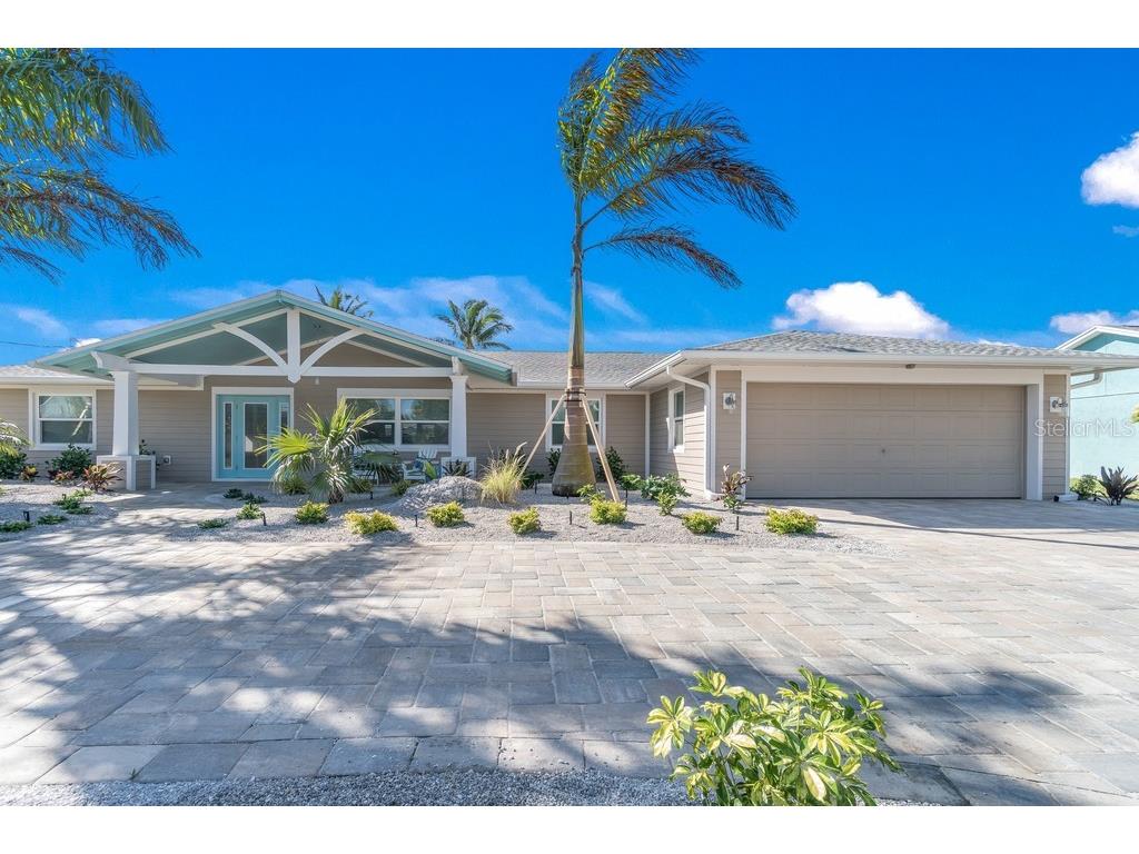 626 Foxworth Lane Holmes Beach FL 34217 A4599820 image1