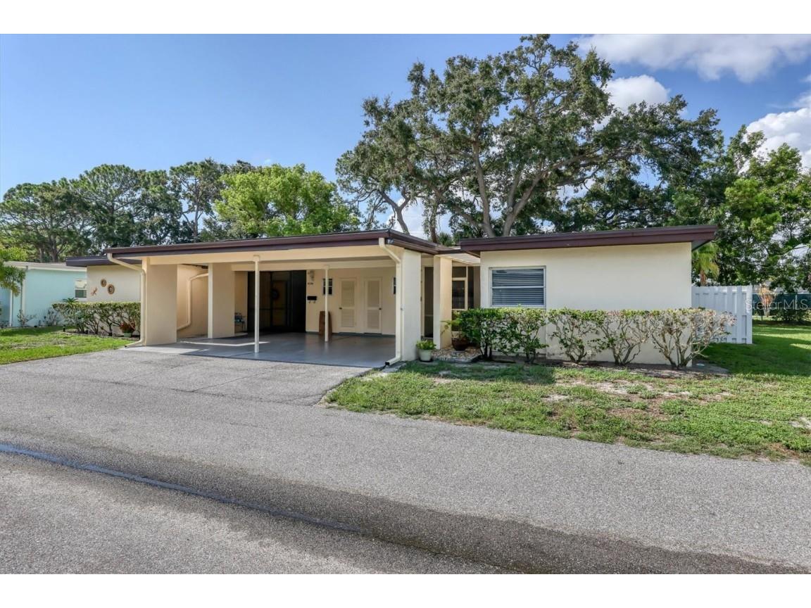 6260 Green View Circle #111 Sarasota FL 34231 A4576248 image1