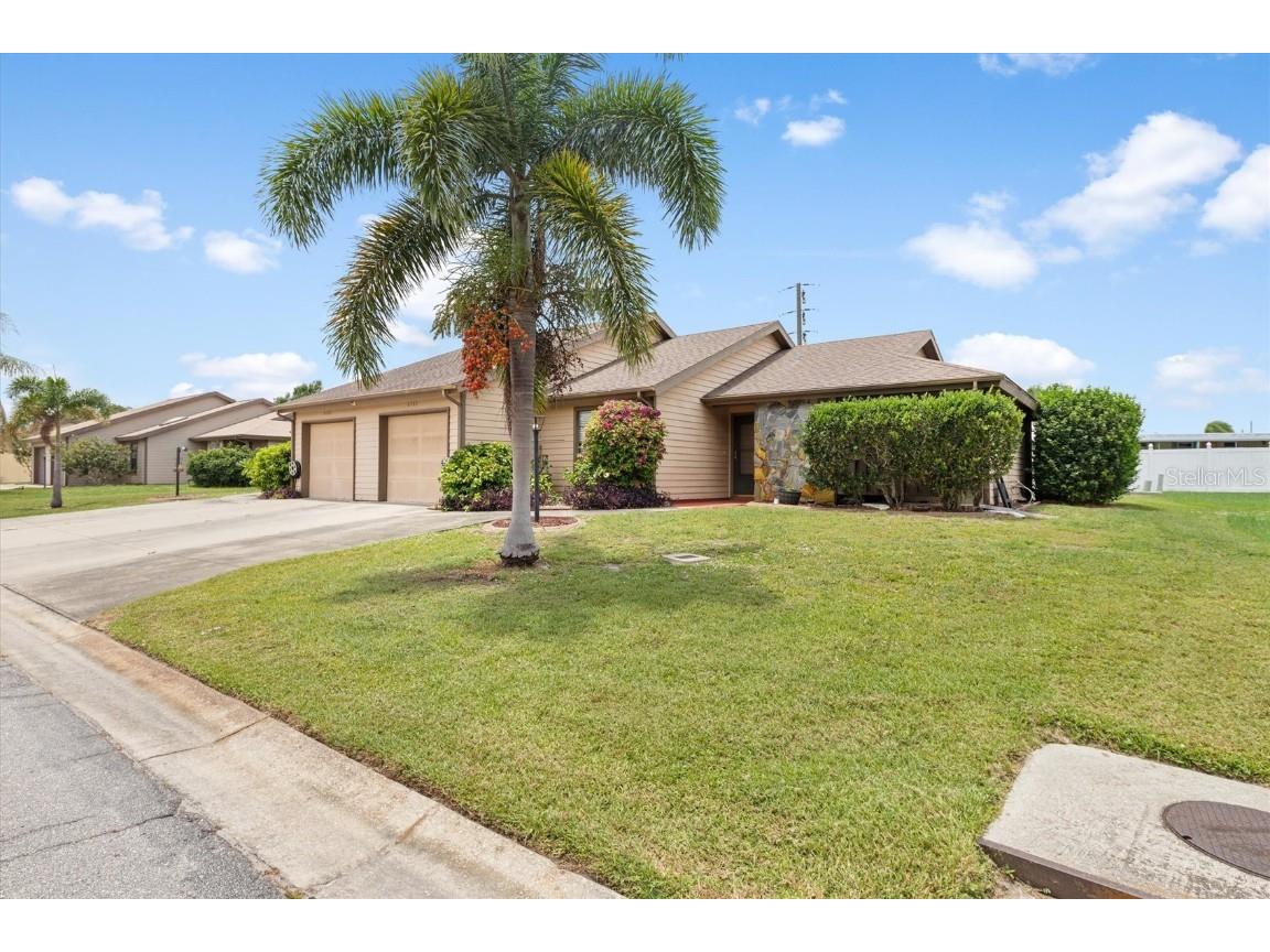 6261 Draw Lane Sarasota FL 34238 A4575358 image1