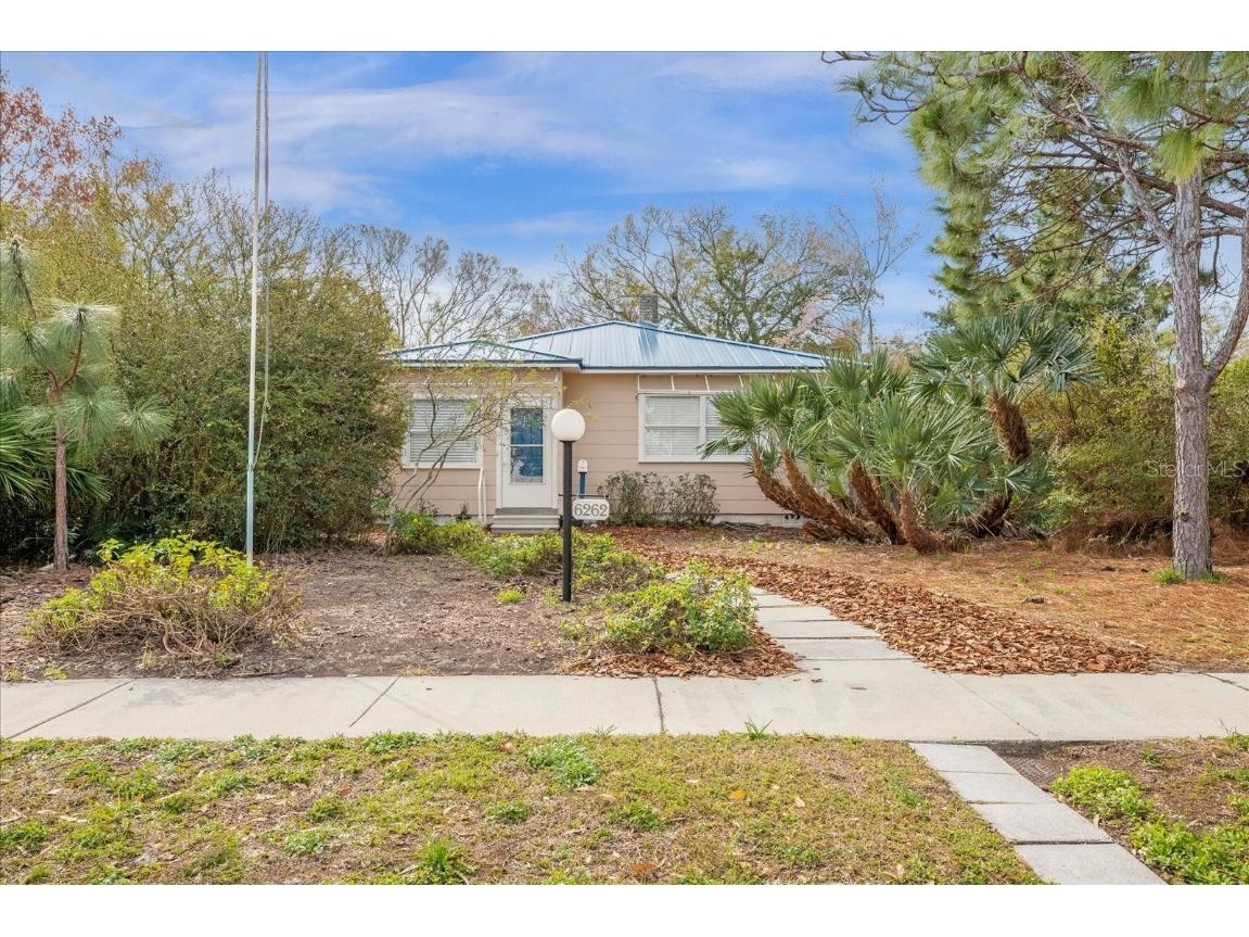 6262 3rd Avenue N Saint Petersburg FL 33710 U8230294 image1