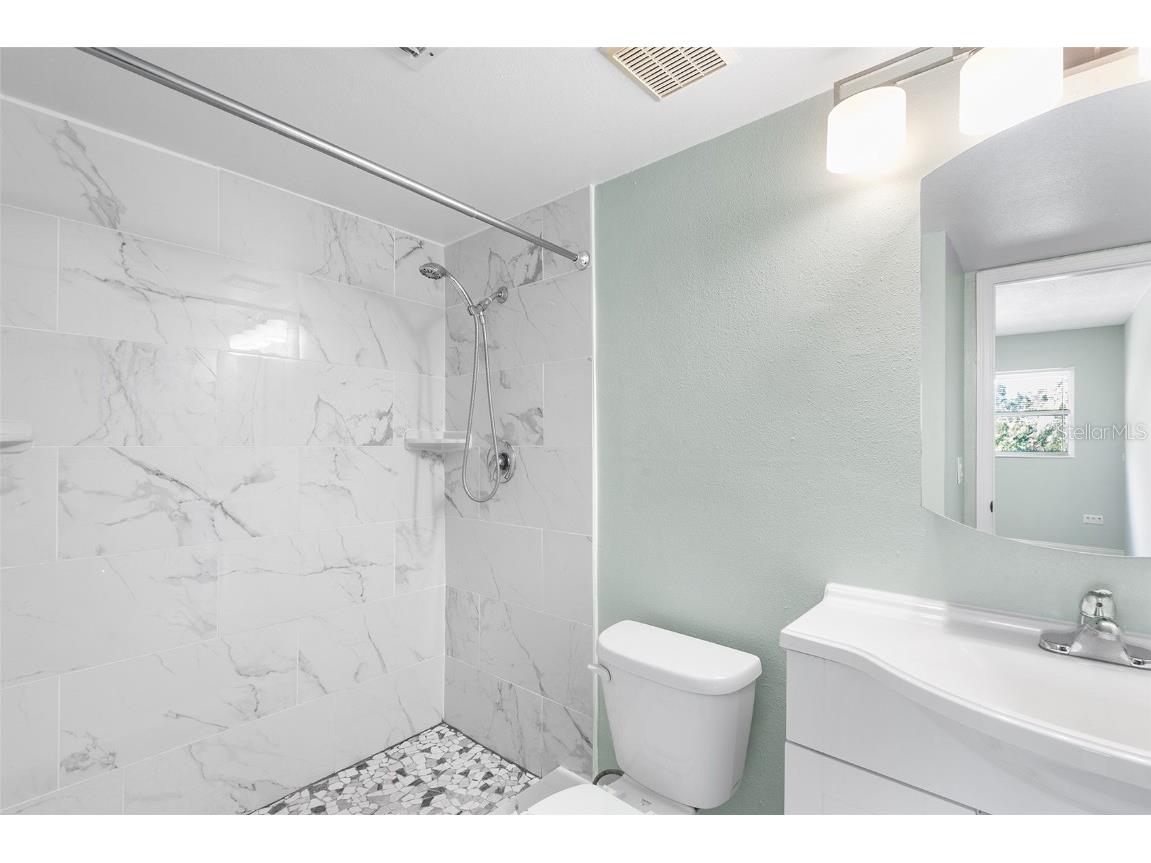 6262 Emerson Avenue S #21 Saint Petersburg FL 33707 O6361143 image11