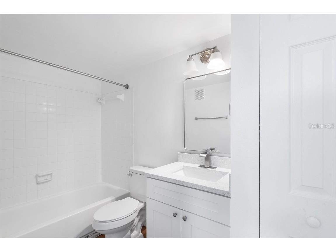 6262 Emerson Avenue S #24 Saint Petersburg FL 33707 O6361142 image7