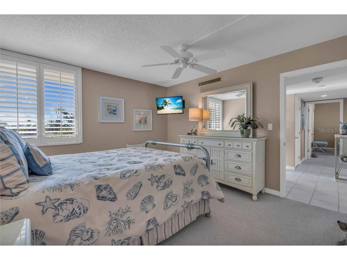 6263 Midnight Pass Road #105 Sarasota FL 34242 A4639407 image16