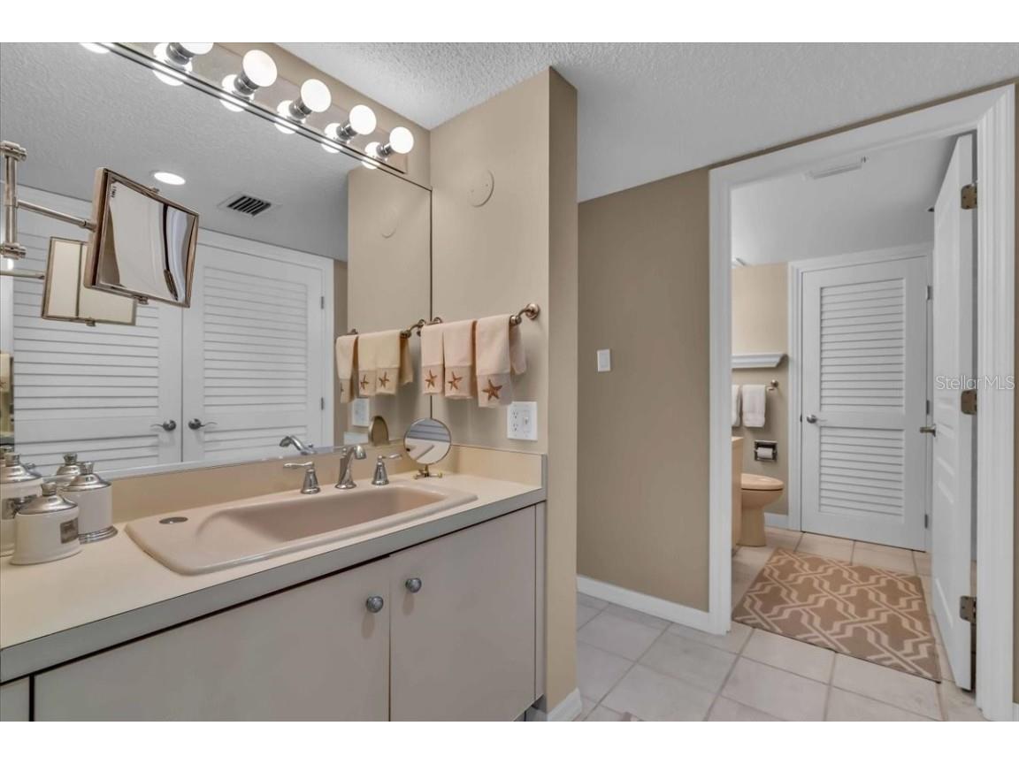 6263 Midnight Pass Road #105 Sarasota FL 34242 A4639407 image21