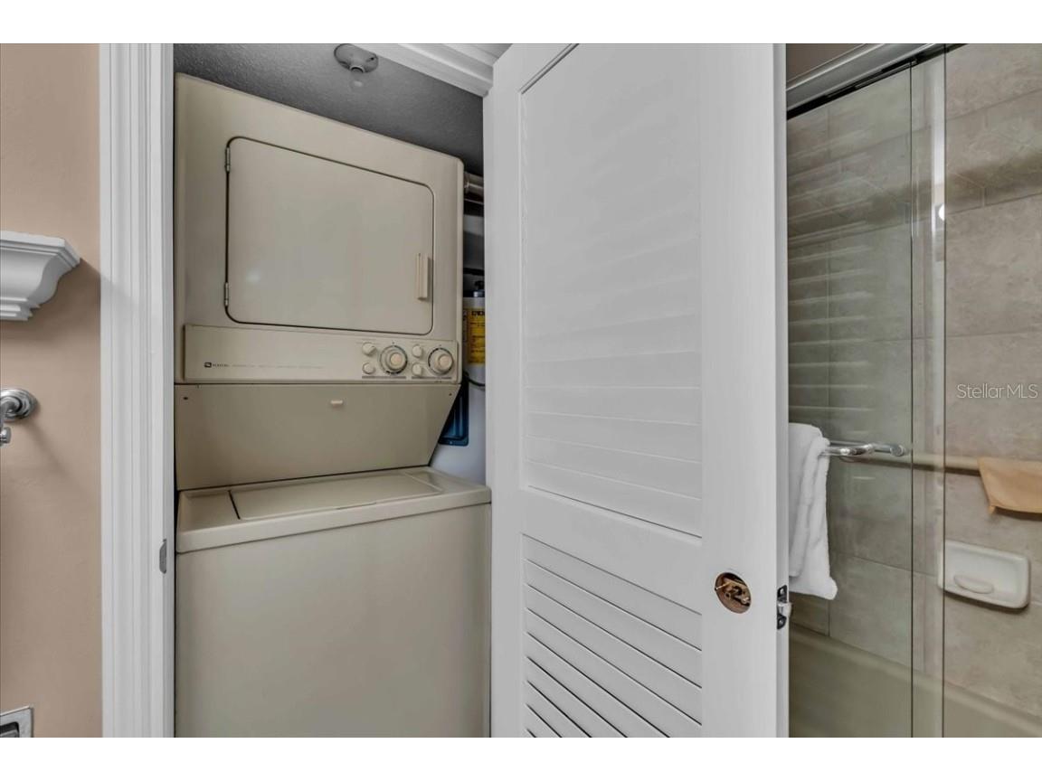 6263 Midnight Pass Road #105 Sarasota FL 34242 A4639407 image24