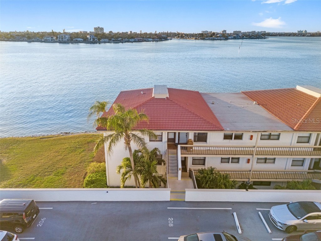 6265 Sun Boulevard #101 Saint Petersburg FL 33715 - BOCA CIEGA BAY TB8442556 image1