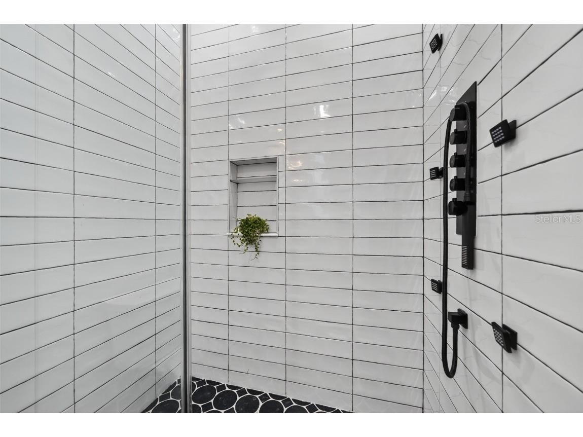 6266 4th Avenue S Saint Petersburg FL 33707 TB8329271 image57