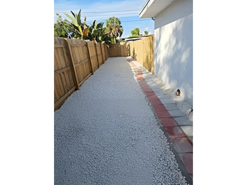 6267 Hampton Drive N #B Saint Petersburg FL 33710 TB8447938 image11