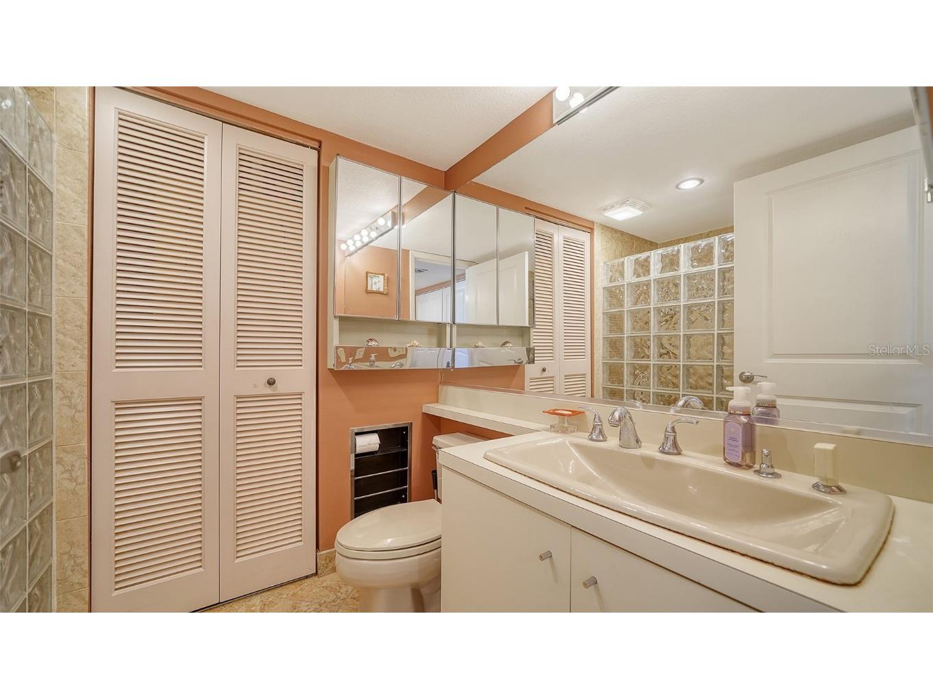 6267 Midnight Pass Road #306 Sarasota FL 34242 A4647581 image24