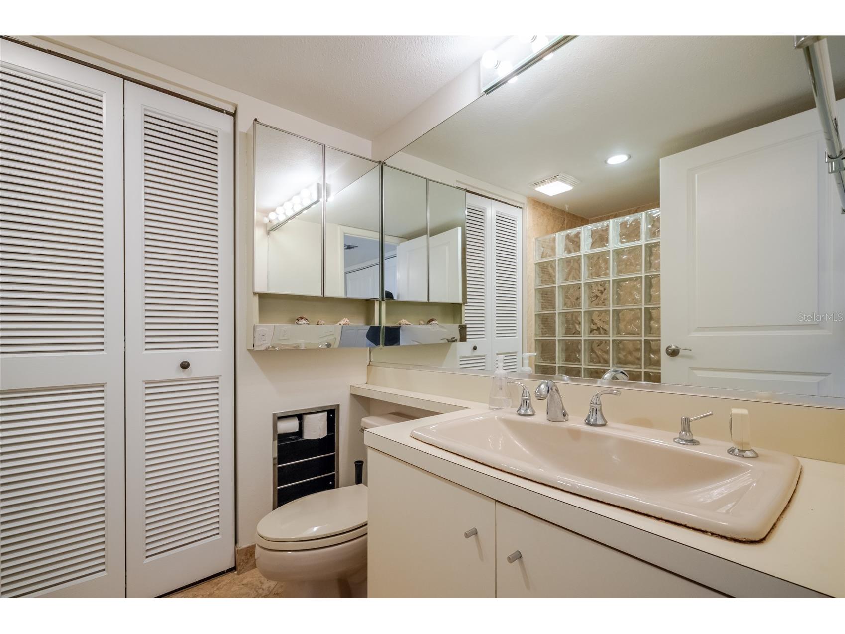 6267 Midnight Pass Road #306 Sarasota FL 34242 A4696685 image40