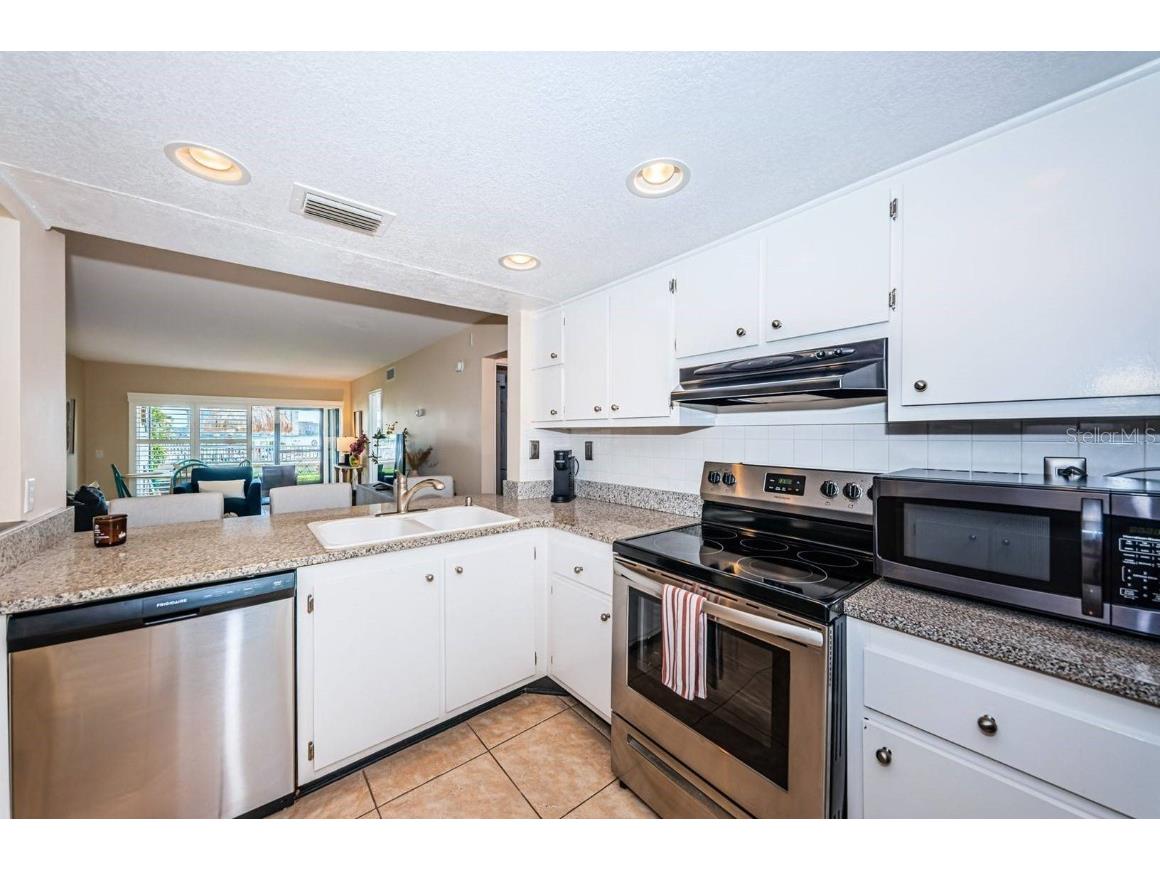 6268 Palma Del Mar Boulevard S #102 Saint Petersburg FL 33715 U8239896 image9