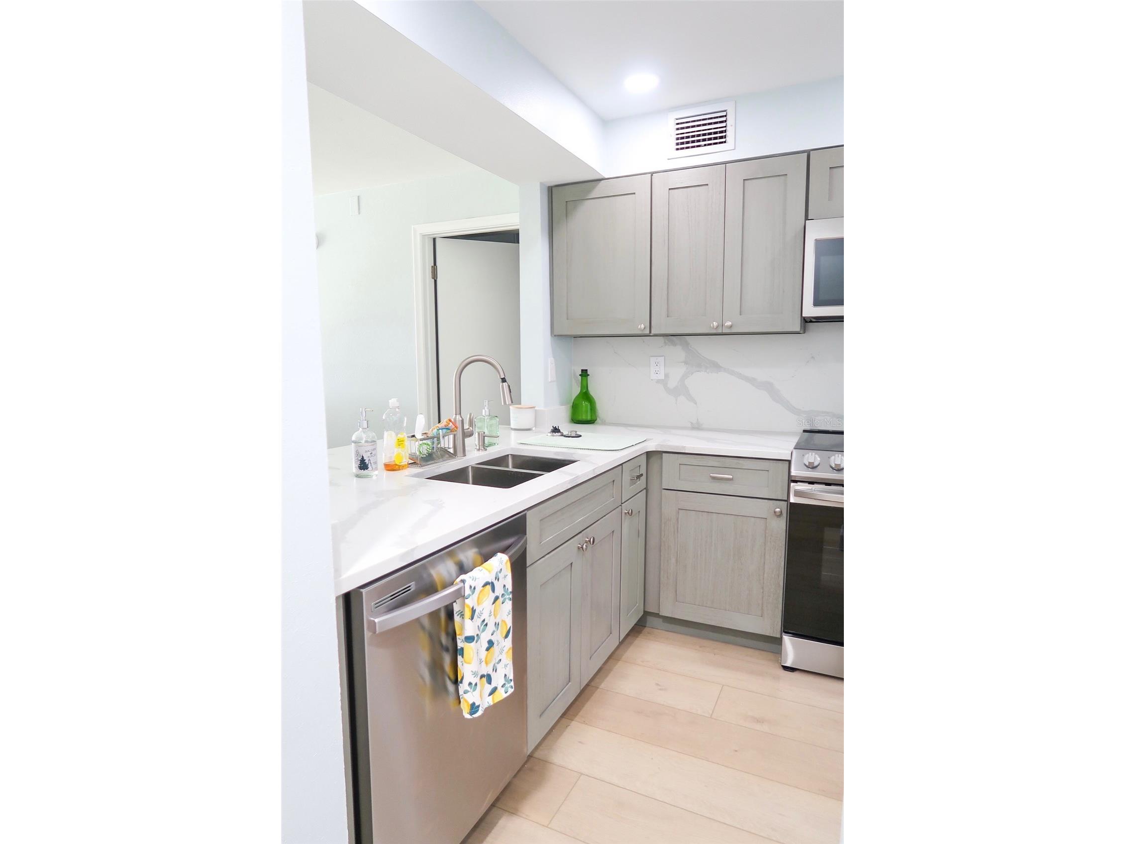 6269 Palma Del Mar Boulevard S #104 Saint Petersburg FL 33715 TB8494257 image3