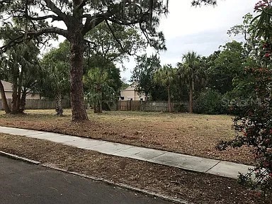 627 35th Avenue S Saint Petersburg FL 33705 TB8464577 image1