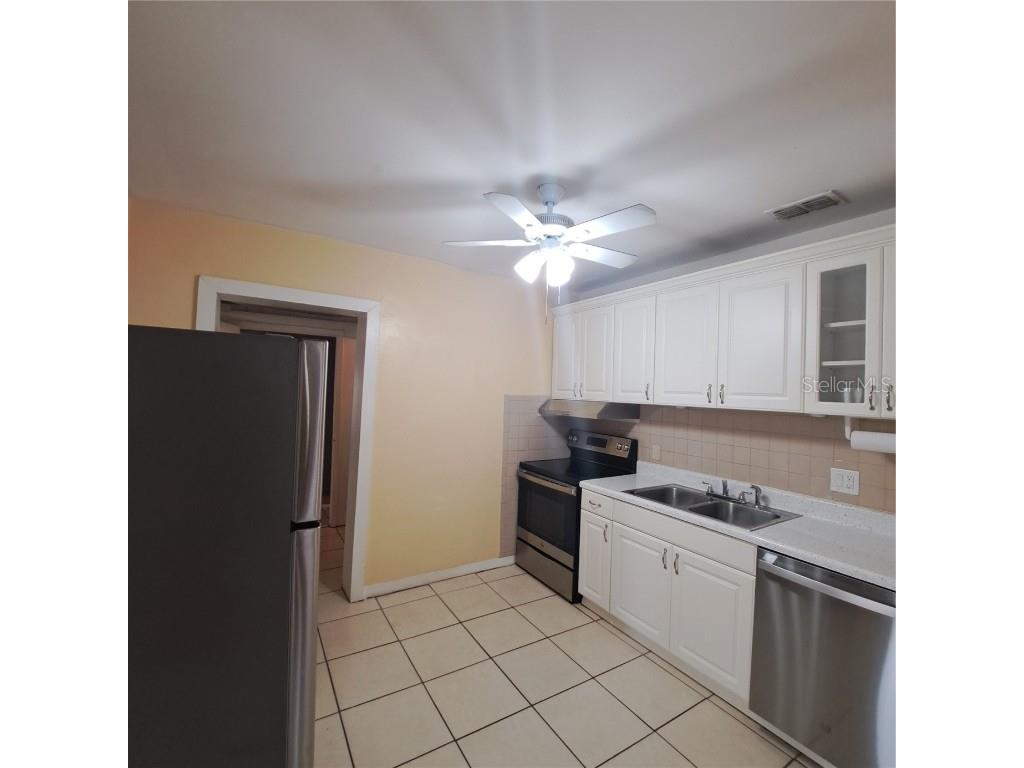 627 61st Avenue S Saint Petersburg FL 33705 TB8446742 image12