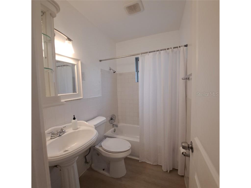 627 61st Avenue S Saint Petersburg FL 33705 TB8446742 image18