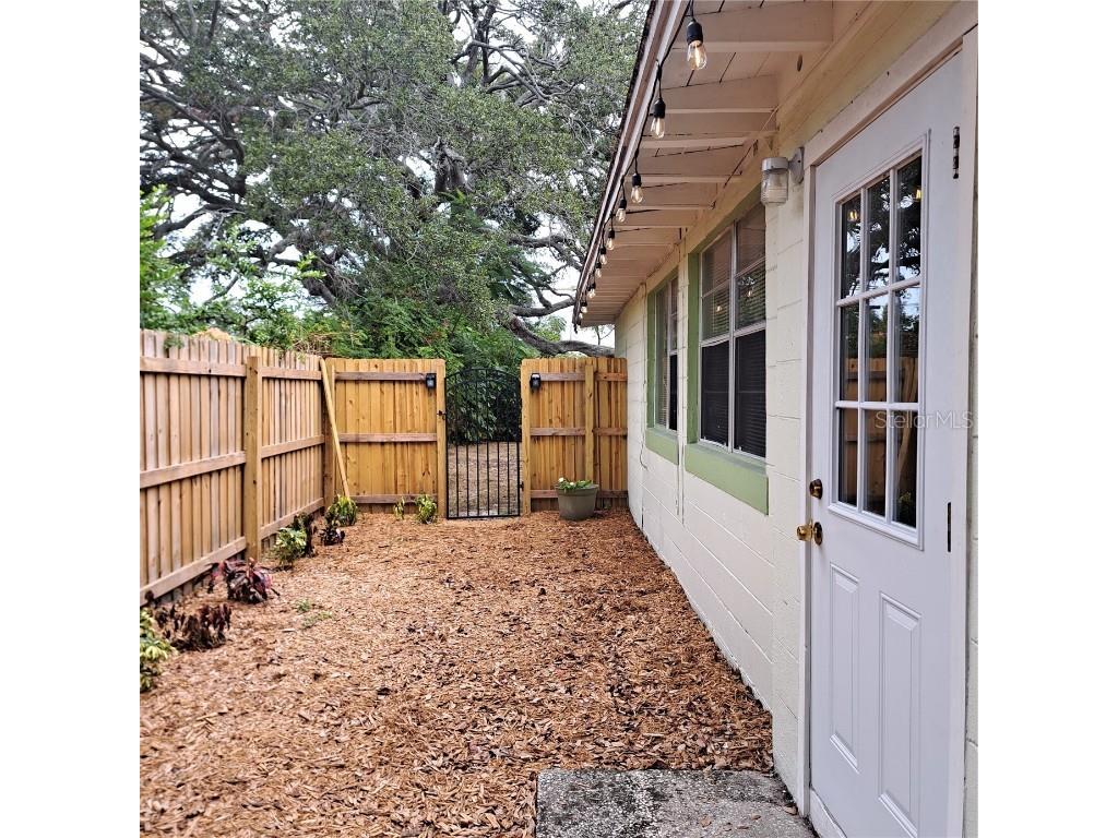 627 61st Avenue S Saint Petersburg FL 33705 TB8446742 image41