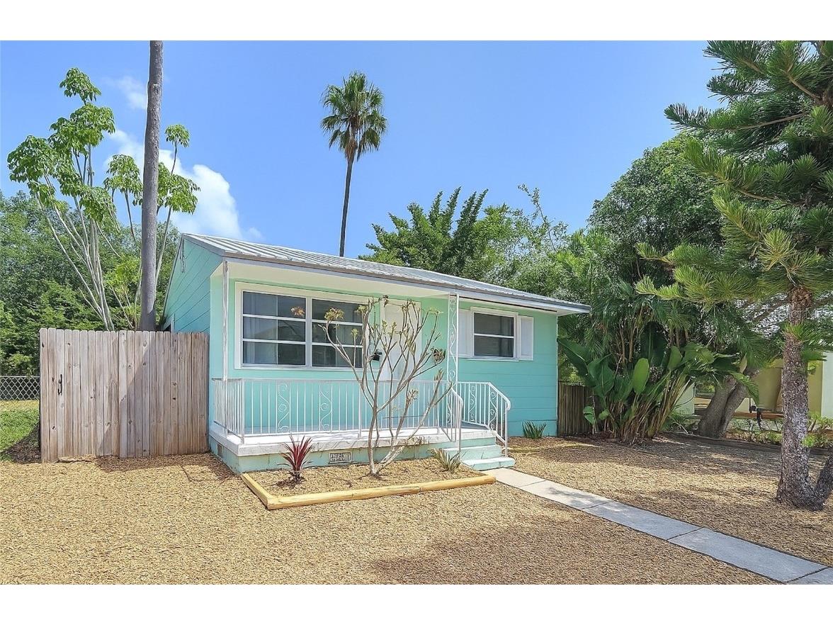 627 64th Avenue S Saint Petersburg FL 33705 TB8384601 image1