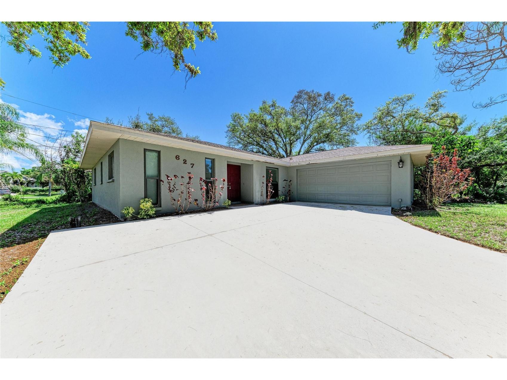 627 Alligator Drive Venice FL 34293 A4693048 image1