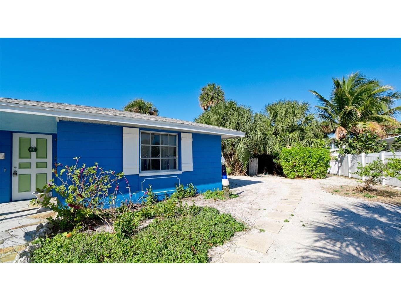 627 Concord Lane Holmes Beach FL 34217 A4674316 image11