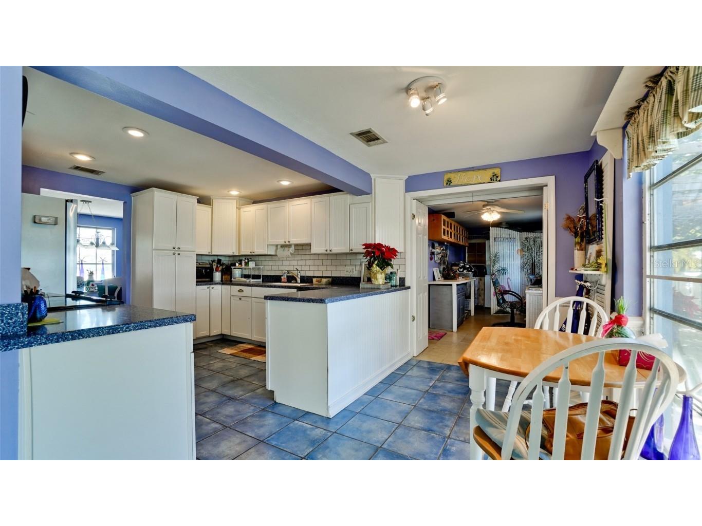 627 Concord Lane Holmes Beach FL 34217 A4674316 image26