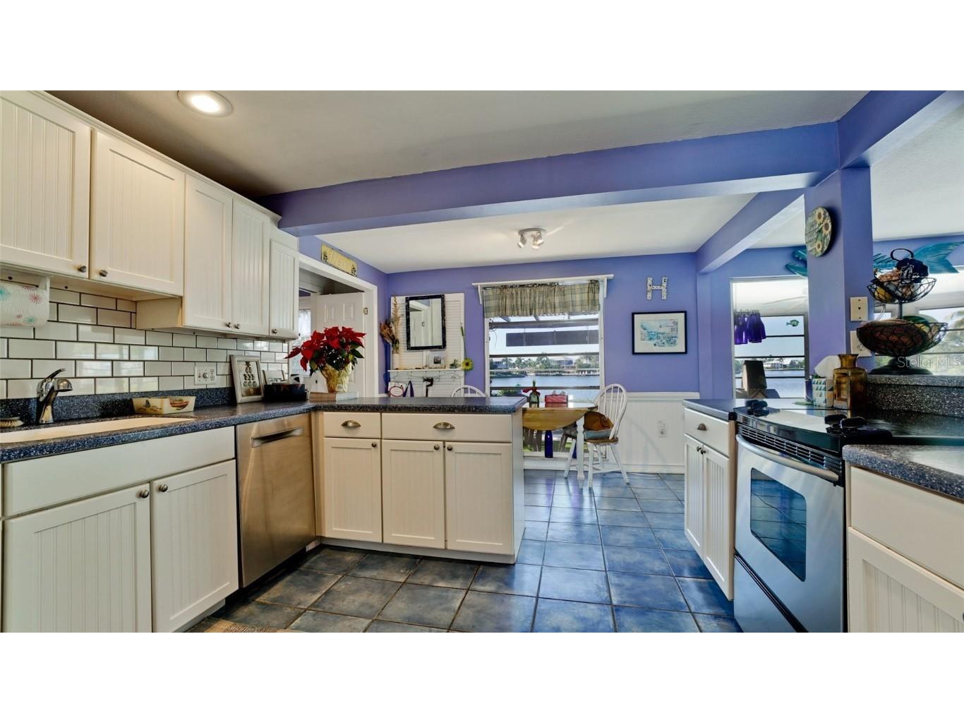 627 Concord Lane Holmes Beach FL 34217 A4674316 image28