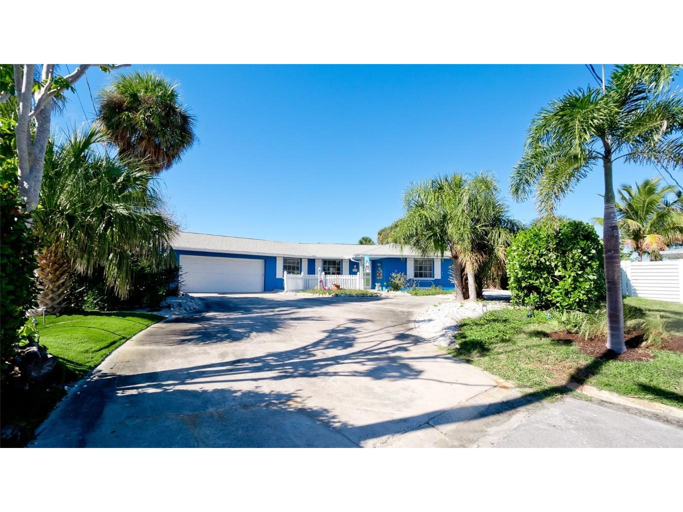 627 Concord Lane Holmes Beach FL 34217 A4674316 image3