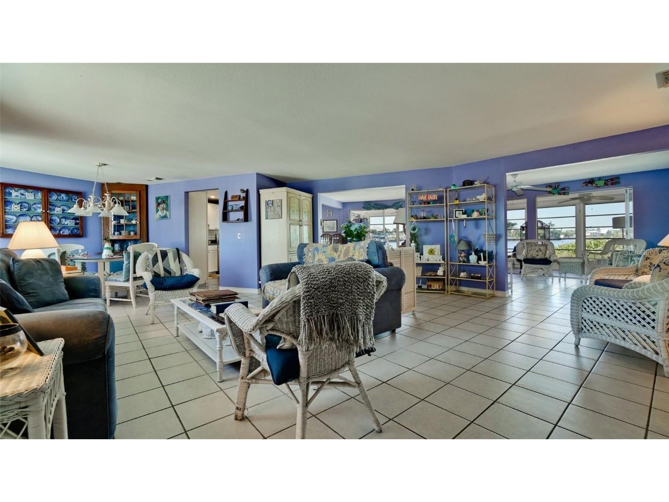 627 Concord Lane Holmes Beach FL 34217 A4674316 image32